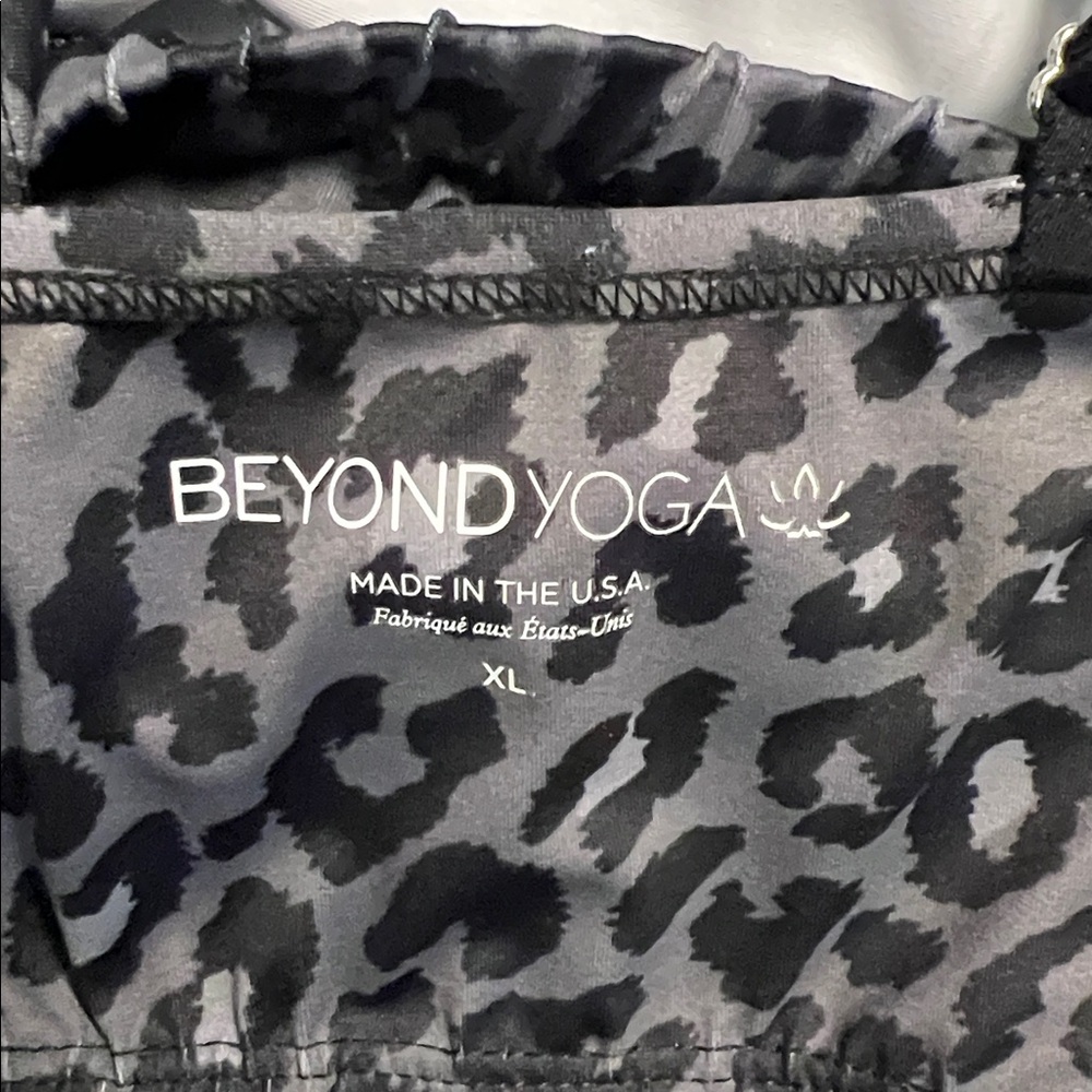 Beyond Yoga Black Leopard Print Strappy Athletic Sports Bra Size XL - Picture 5 of 11